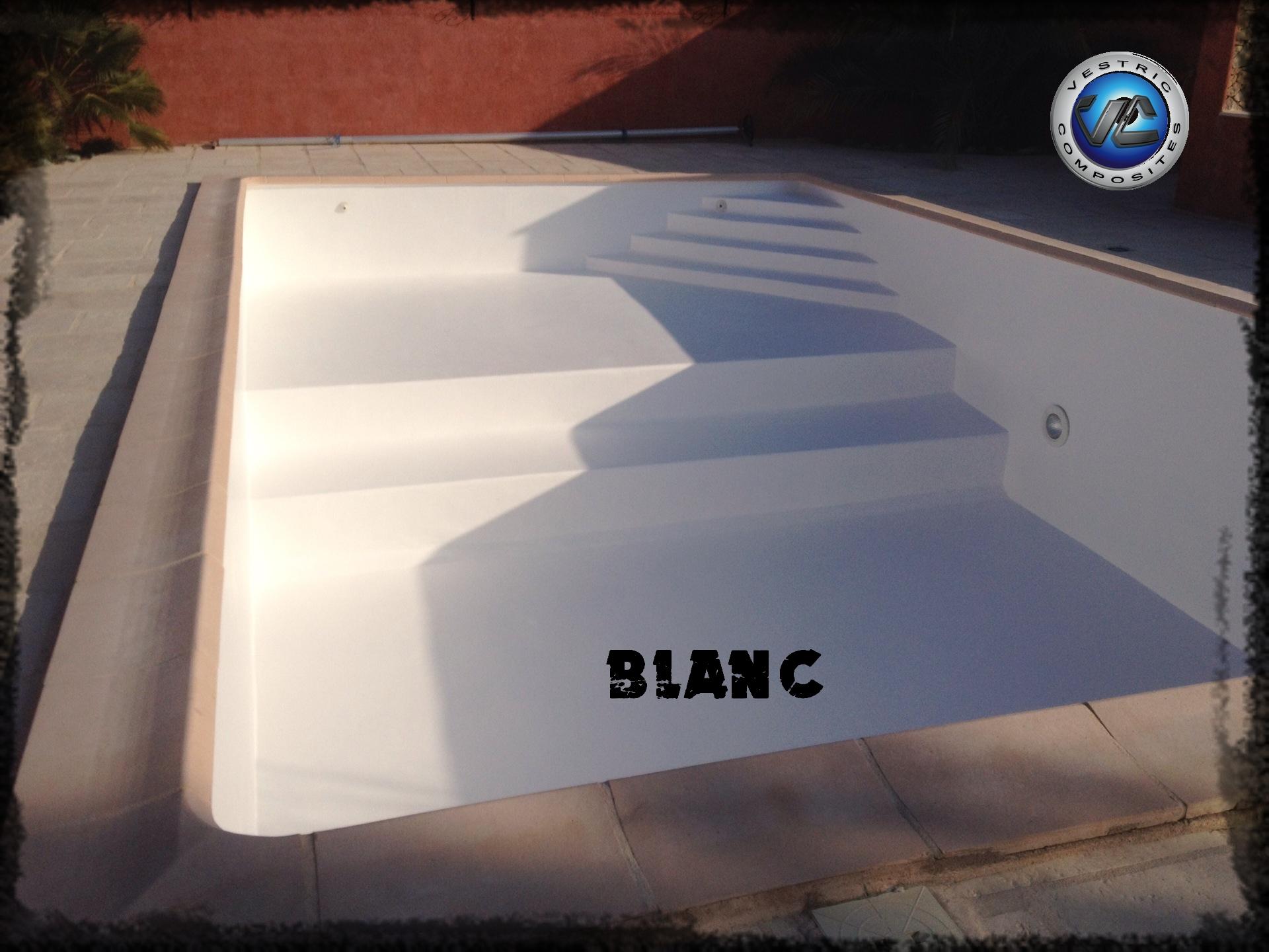 Piscine en eau couleur resine gel coat blanc 2 1